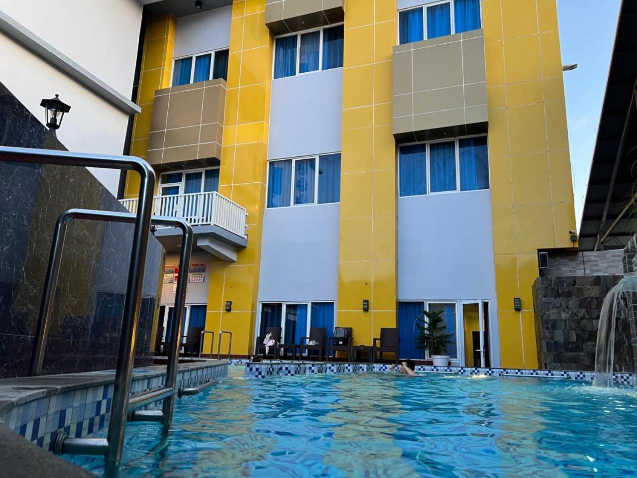 Kirei Hotel Bantaeng 외부 사진