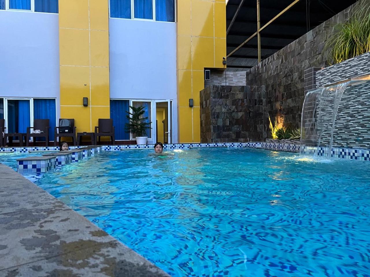 Kirei Hotel Bantaeng 외부 사진