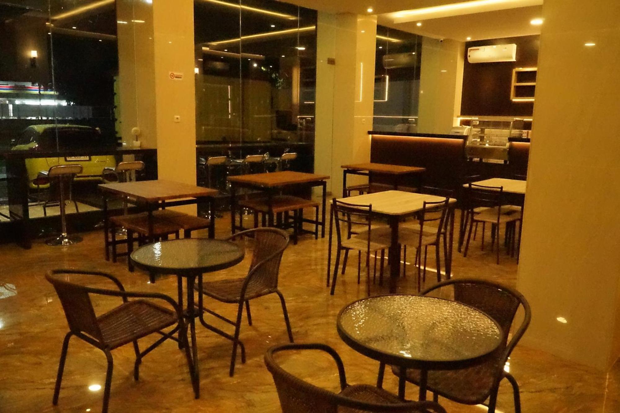 Kirei Hotel Bantaeng 외부 사진